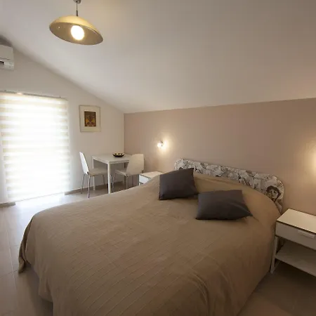 Wellness Istriana Oda ve Kahvaltı Murine