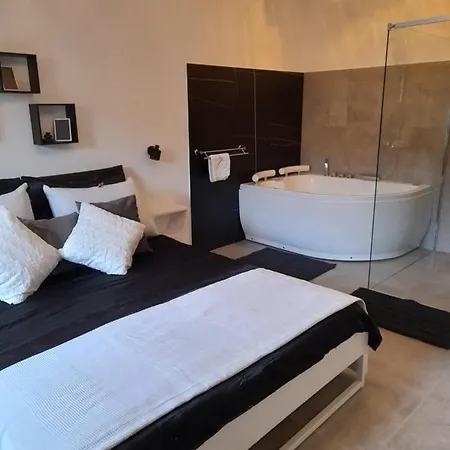 Alojamento de Acomodação e Pequeno-almoço Wellness Istriana 4*