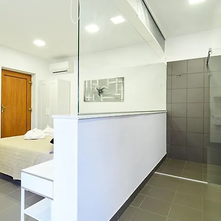 Alojamento de Acomodação e Pequeno-almoço Wellness Istriana 4*